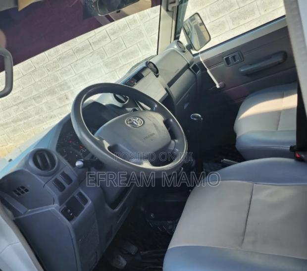 Toyota Land Cruiser 2014 White