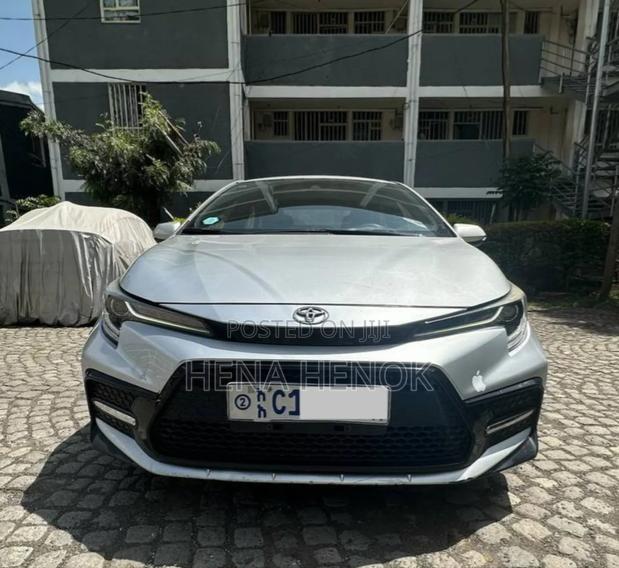 Toyota Corolla 2022 Silver
