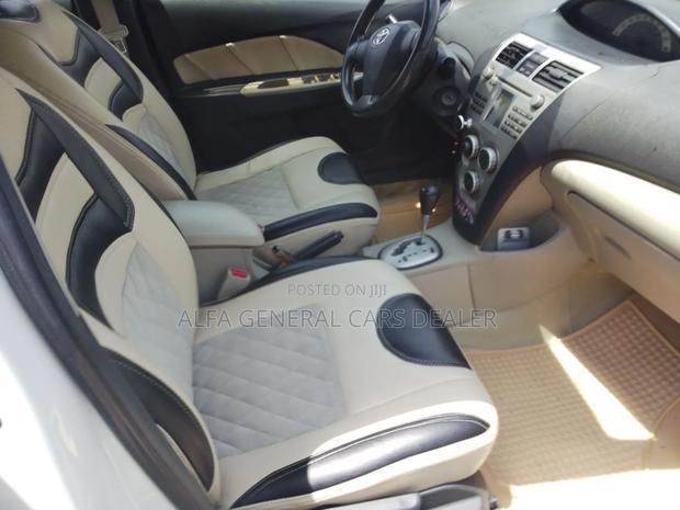 Toyota Belta 2006