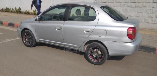 Toyota Platz 2001 Silver