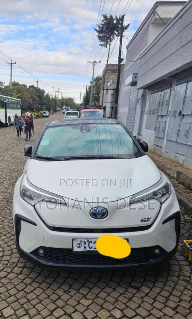 Toyota C-HR 2023 White