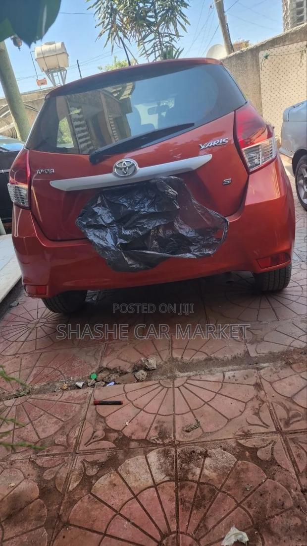 Toyota Yaris 2017 Pearl