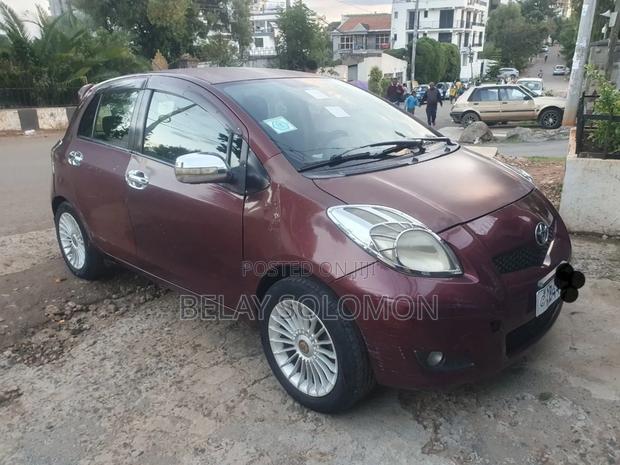 Toyota Yaris 2010 Red