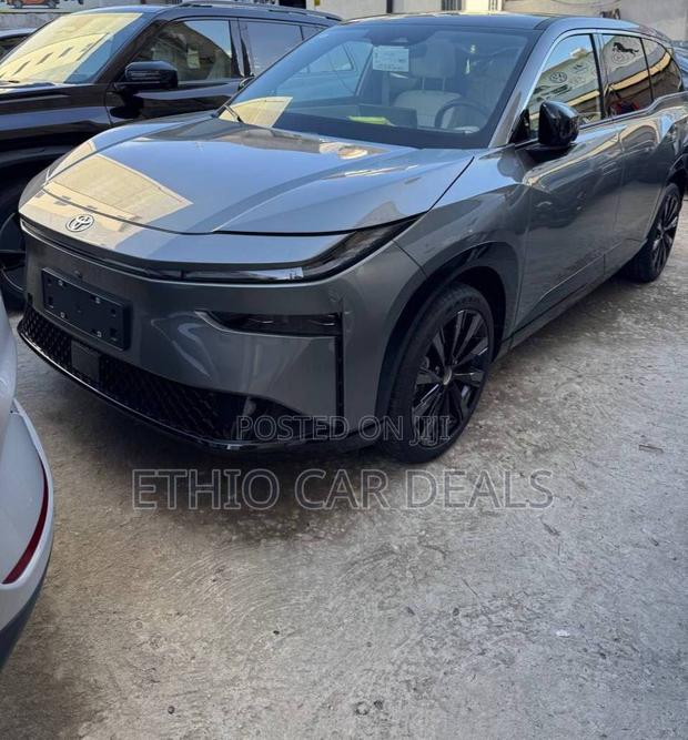Toyota bZ3 2025 Gray