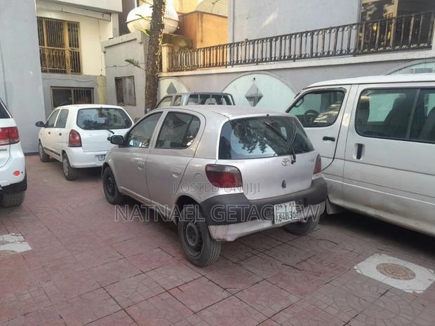 Toyota Vitz 2003 Gray