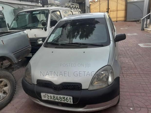 Toyota Vitz 2003 Gray