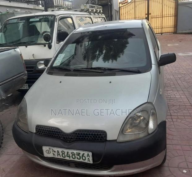 Toyota Vitz 2003 Gray