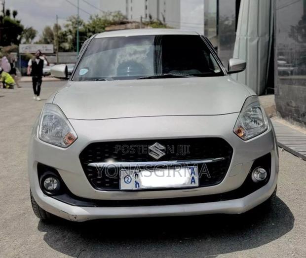 Suzuki Swift 2021 Silver