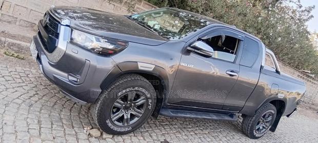 Toyota Hilux 2021 Gray