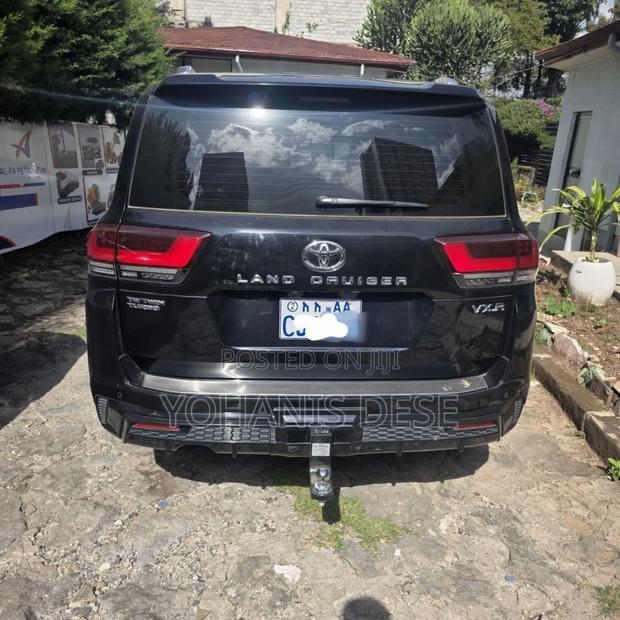 Toyota Land Cruiser 2023 Black