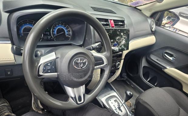 Toyota Rush 2022 Brown