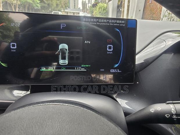 BYD E2 43 kWh 94 hp FWD 2024 Gray