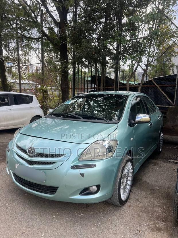 Toyota Yaris 2010 Green