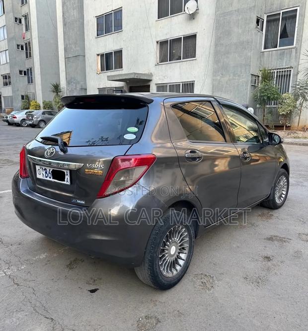 Toyota Yaris 2014 Gray