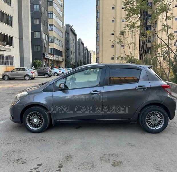 Toyota Yaris 2014 Gray