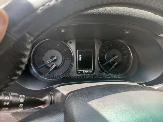 Toyota Hilux 2021 Gray