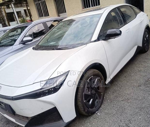 Toyota bZ3 2024 White