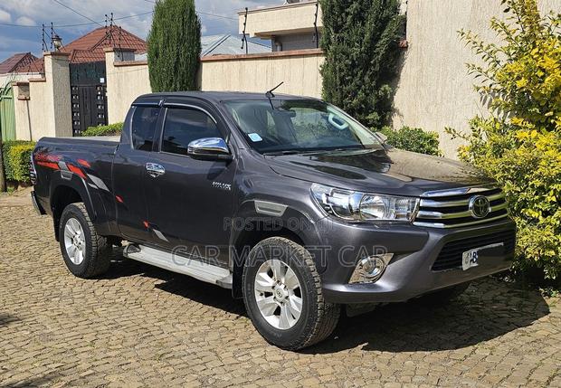 Toyota Hilux Revo Double Cab Deisel 2.4 AWD 2019 Gray