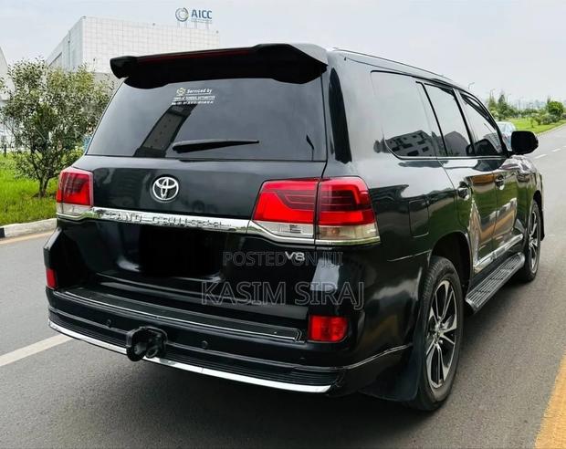Toyota Land Cruiser 4.5 V8 TD STD 2010 Black