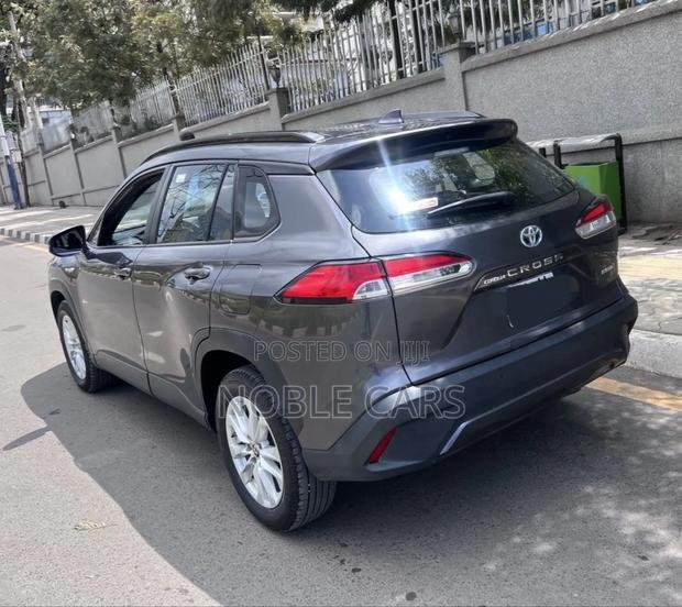 Toyota Corolla Cross Hybrid 2024 Gray
