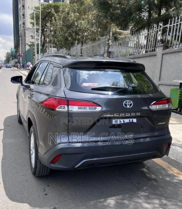 Toyota Corolla Cross Hybrid 2024 Gray