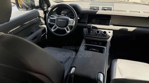 Land Rover Defender 2025 Matt Black