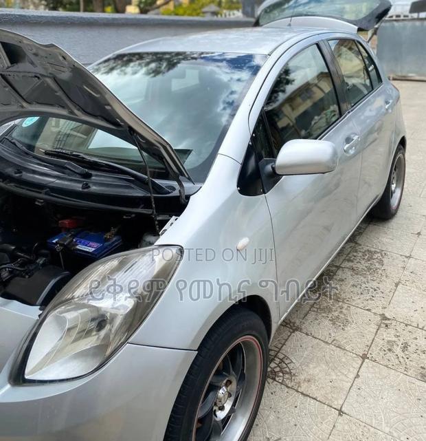 Toyota Yaris 1.3 2006 Silver