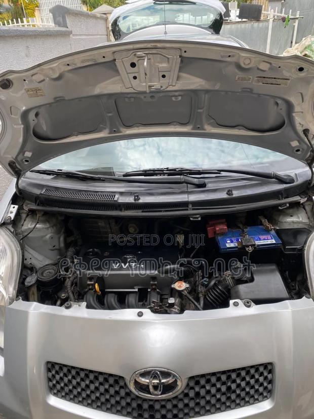 Toyota Yaris 1.3 2006 Silver