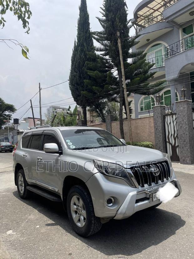 Toyota Land Cruiser Prado 2016 Silver