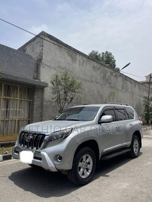 Toyota Land Cruiser Prado 2016 Silver