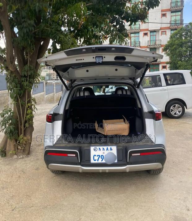 BYD Yuan Up 2025 Silver