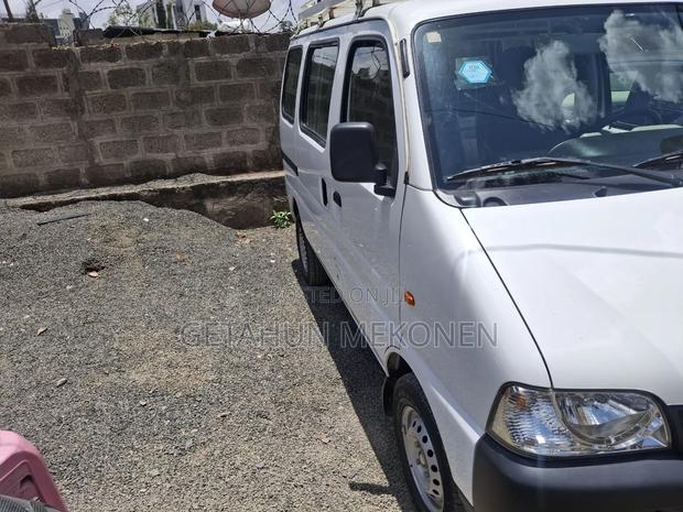 Suzuki Eeco 2025 White
