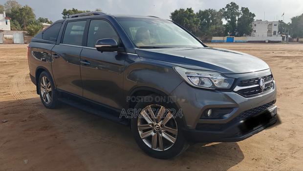 SsangYong Rexton 2018 Silver