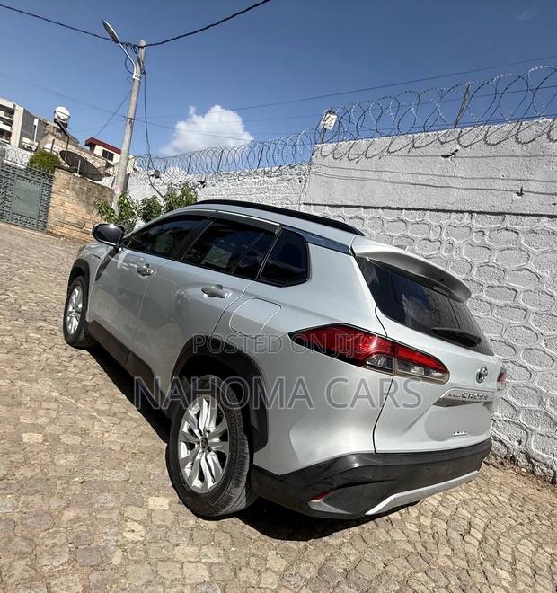 Toyota Corolla Cross Hybrid 2023 Silver