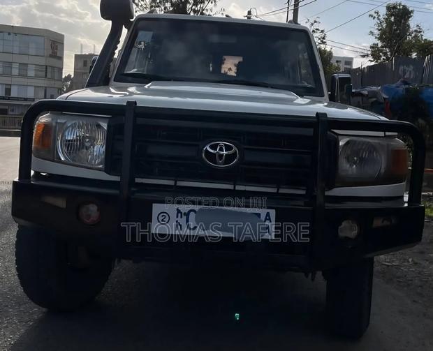Toyota Land Cruiser 2018 White