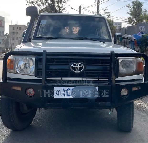 Toyota Land Cruiser 2018 White