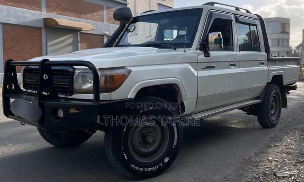 Toyota Land Cruiser 2018 White