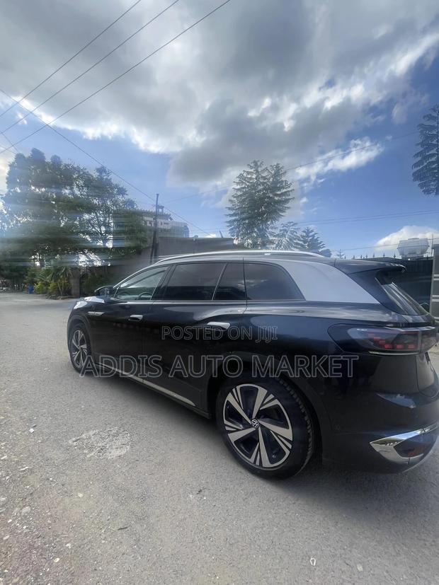 Volkswagen ID.6 2022 Black