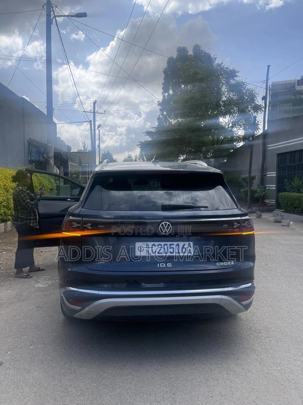 Volkswagen ID.6 2022 Black
