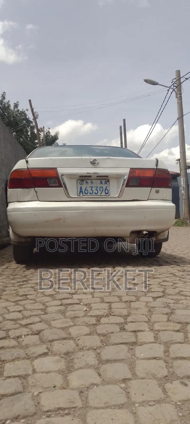 Nissan Sunny 1996 White