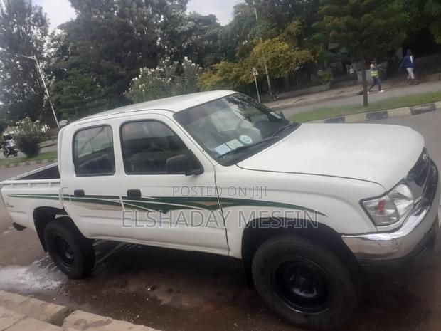 Toyota 4-Runner 2000 White