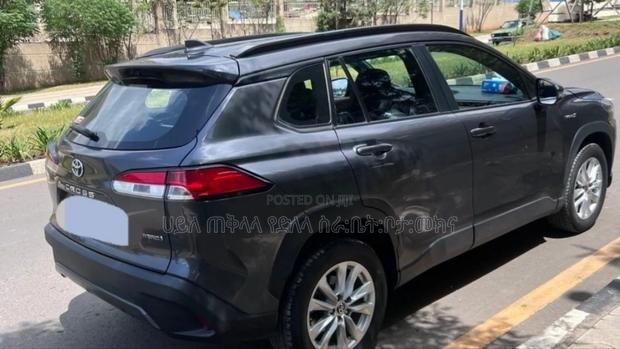 Toyota Corolla Cross Hybrid 2024 Maroon