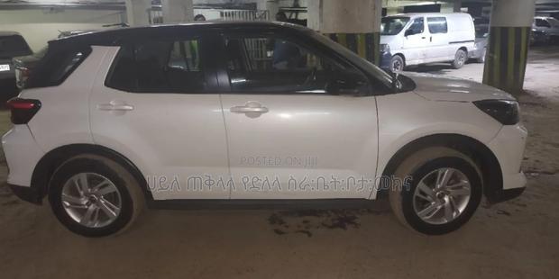 Toyota Raize 2023 Off white