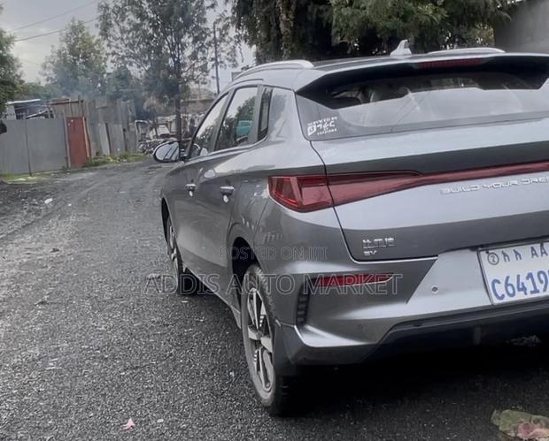 BYD E2 43 kWh 94 hp FWD 2025 Gray