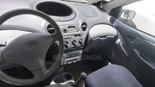 Toyota Yaris 2001 White