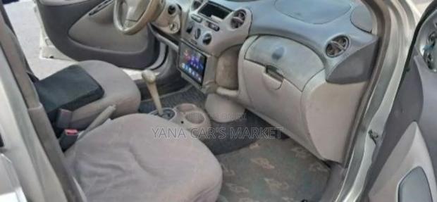 Toyota Platz 2001 Silver