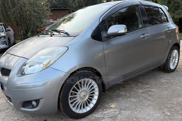 Toyota Yaris 2009 Gray