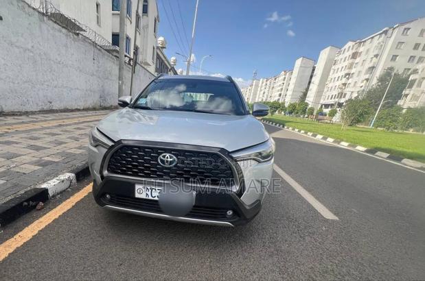 Toyota Corolla Cross Hybrid 2023 Silver