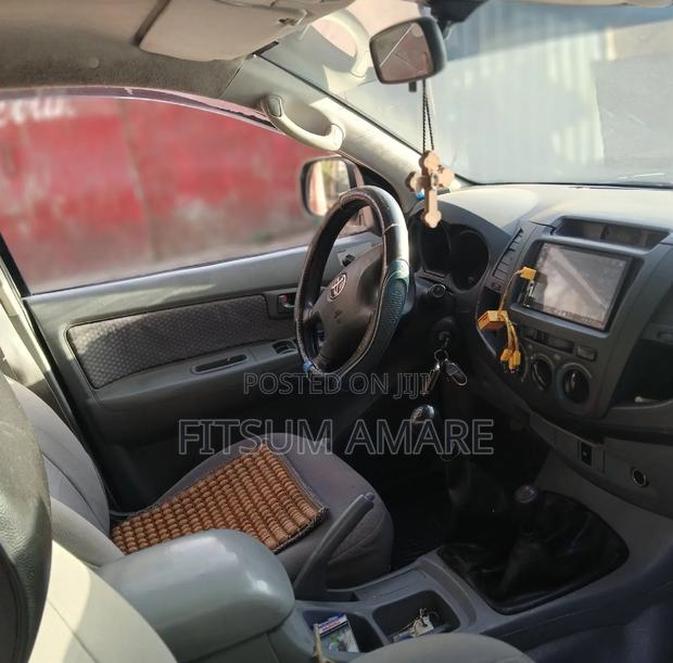 Toyota Hilux 2007 Silver