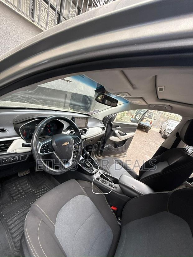 Chevrolet Captiva 2021 Gray